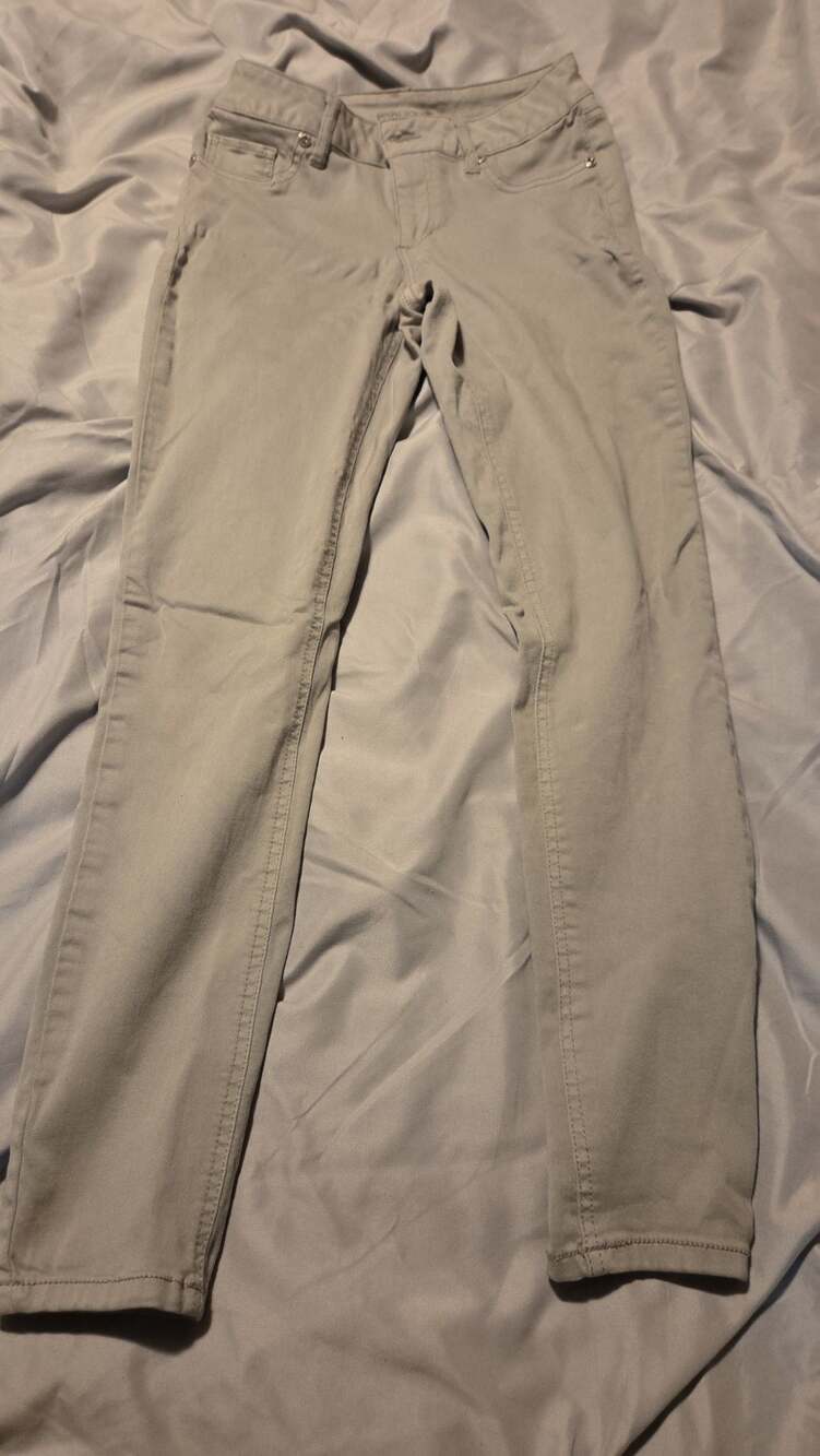 Maurices Women's Khaki Skinny Leg Twill Pants Size S-R